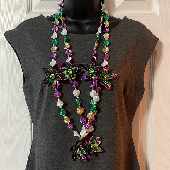 Jewelry - Mardi Gras Flower Beads (2)